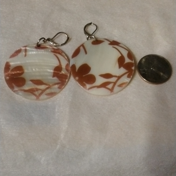 Shell and flowers pierced earrings NWT (sku 283) - Picture 4 of 4